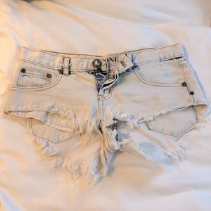 Cute one teaspoon cut of shorts